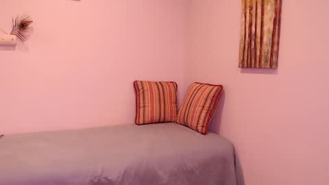 lavenderguy online show from January 15, 7:48 am