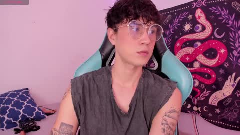 leaneseb online show from December 14, 8:51 pm