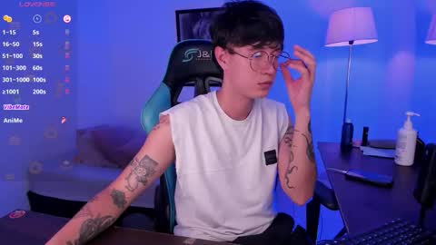 leaneseb online show from December 2, 8:23 pm