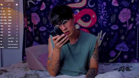 leaneseb online show from December 9, 12:45 am