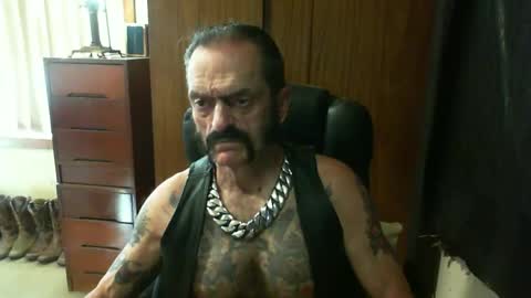 leathergreaser online show from January 20, 6:10 am