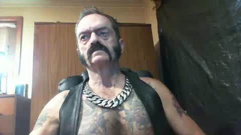 leathergreaser online show from February 25, 9:46 pm