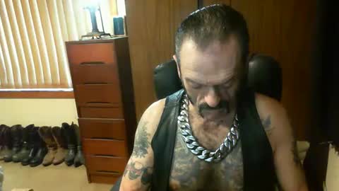leathergreaser online show from December 30, 7:42 pm