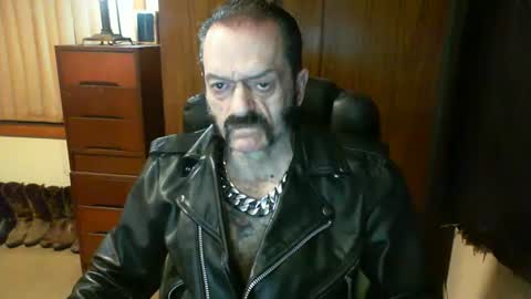 leathergreaser online show from January 8, 6:09 pm