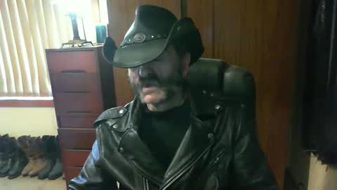 leathergreaser online show from September 24, 1:05 am