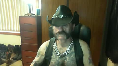 leathergreaser online show from April 5, 12:52 am
