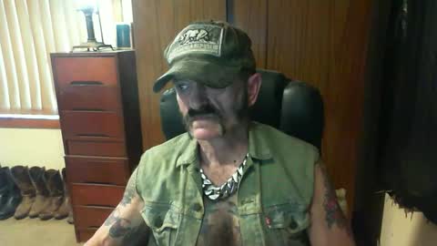 leathergreaser online show from February 23, 12:04 am