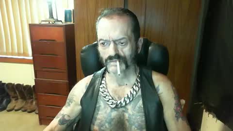 leathergreaser online show from January 29, 10:01 pm