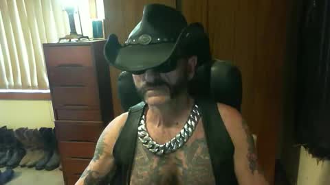 leathergreaser online show from October 16, 2:08 am