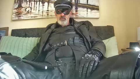 master or sir online show from March 11, 10:18 am