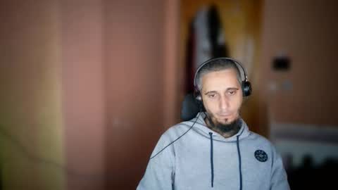 lefrenchiies online show from November 19, 7:41 am