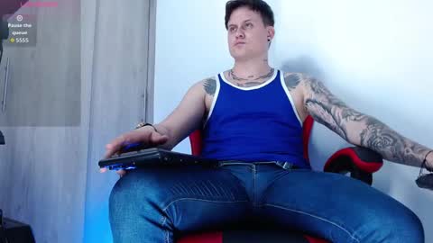 Yesid online show from November 29, 12:12 am