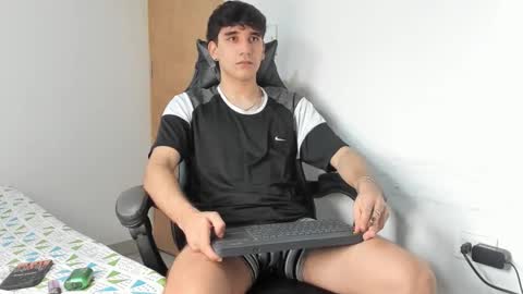 Snapshot of leo_jones389 chatting on October 1, 6:23 pm Leo Jones online show from October 1, 6:23 pm