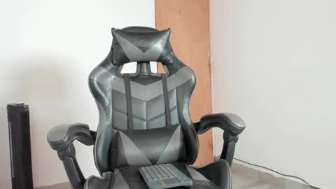 Leo Jones online show from March 26, 11:42 pm