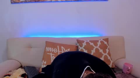 Leo  online show from October 21, 9:17 pm