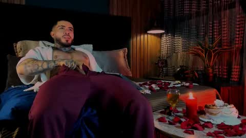 Snapshot of leosalvatore_ chatting on February 15, 3:52 am Leo Salvatore online show from February 15, 3:52 am