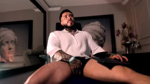 Snapshot of leosalvatore_ chatting on December 22, 11:44 am Leo Salvatore online show from December 22, 11:44 am