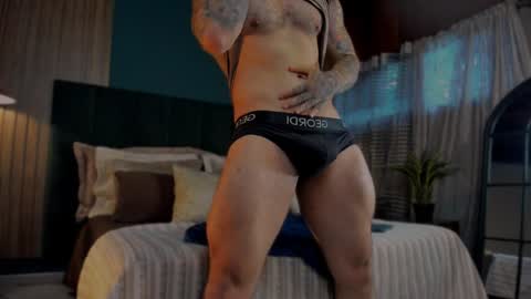 Snapshot of leosalvatore_ chatting on January 7, 7:59 pm Leo Salvatore online show from January 7, 7:59 pm