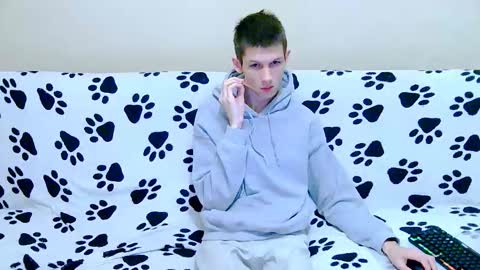 lester_broo online show from February 5, 6:09 am