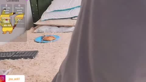 Levi  online show from February 3, 2:24 pm