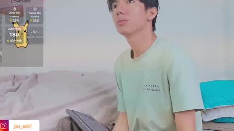 Levi  online show from February 25, 2:33 pm