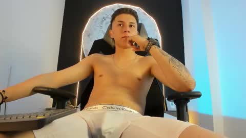 Liam Smith online show from November 1, 1:04 pm