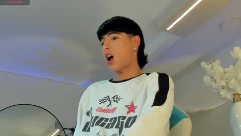 Liam online show from January 10, 4:44 pm