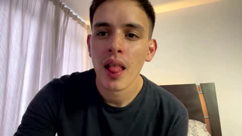 Snapshot of liam_enzho chatting on March 2, 9:41 pm Liam online show from March 2, 9:41 pm