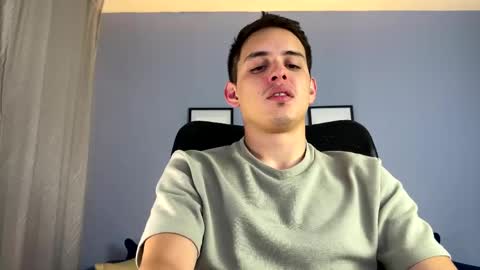 Snapshot of liam_enzho chatting on February 14, 2:18 am Liam online show from February 14, 2:18 am