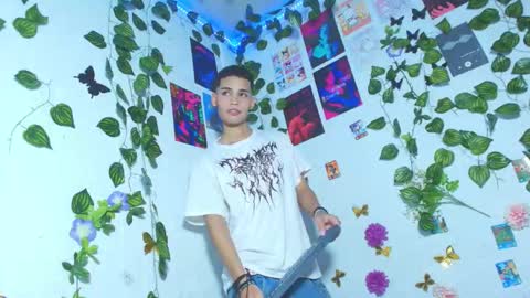 liam_honey18 online show from March 29, 3:39 am