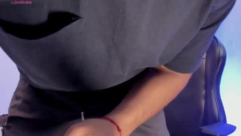 LIAM KLEIN online show from November 30, 1:46 pm