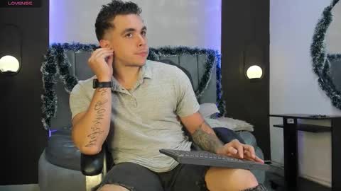 Liam online show from November 24, 10:44 pm