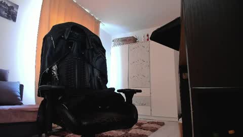 Liam online show from April 1, 9:00 am