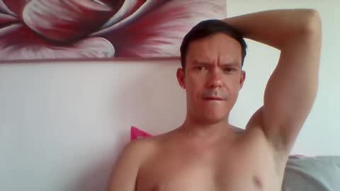 Snapshot of liamrosezn chatting on January 1, 6:26 am LiamRose online show from January 1, 6:26 am