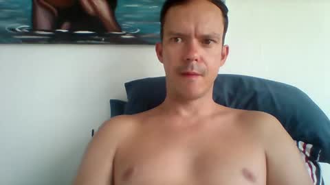 Snapshot of liamrosezn chatting on February 2, 5:21 am LiamRose online show from February 2, 5:21 am
