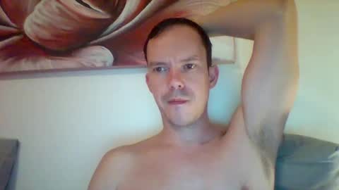 Snapshot of liamrosezn chatting on December 9, 7:35 pm LiamRose online show from December 9, 7:35 pm