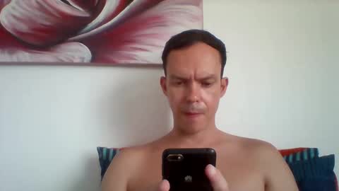 Snapshot of liamrosezn chatting on December 18, 11:34 am LiamRose online show from December 18, 11:34 am