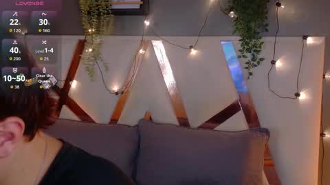 Liam Thunder online show from December 16, 8:05 pm