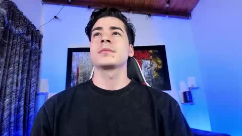 Snapshot of liamwyatt_ chatting on October 22, 3:43 am liamwyatt_ online show from October 22, 3:43 am