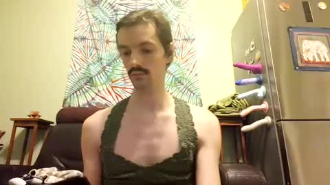 Snapshot of lilbicumslut chatting on October 13, 3:34 am J online show from October 13, 3:34 am