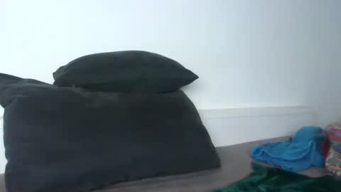 linacatelover online show from April 22, 7:07 pm