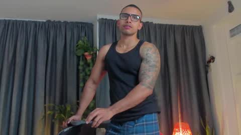 Snapshot of lincom_amith chatting on September 18, 10:56 pm lincom amith online show from September 18, 10:56 pm