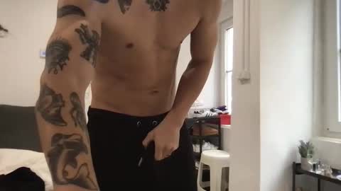 litlelover online show from January 16, 11:57 am