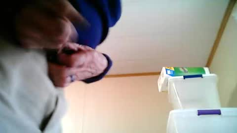 Snapshot of littleone6 chatting on February 24, 2:15 pm Littleone 6 online show from February 24, 2:15 pm