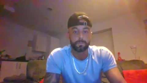 Leon online show from December 17, 6:03 pm