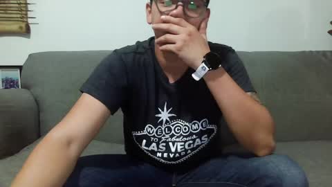 Lobo online show from April 3, 12:51 am