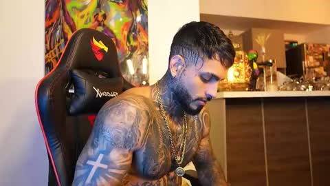 logan_hugh8 online show from September 28, 2:09 am