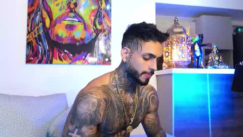 logan_hugh8 online show from September 9, 2:55 am