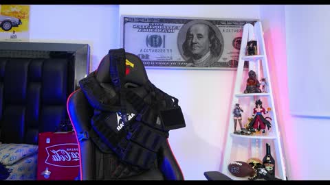 logan_hugh8 online show from January 28, 11:38 am