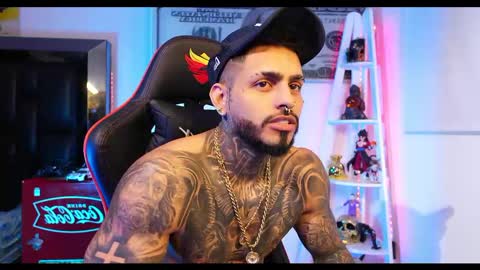 logan_hugh8 online show from March 4, 9:43 pm